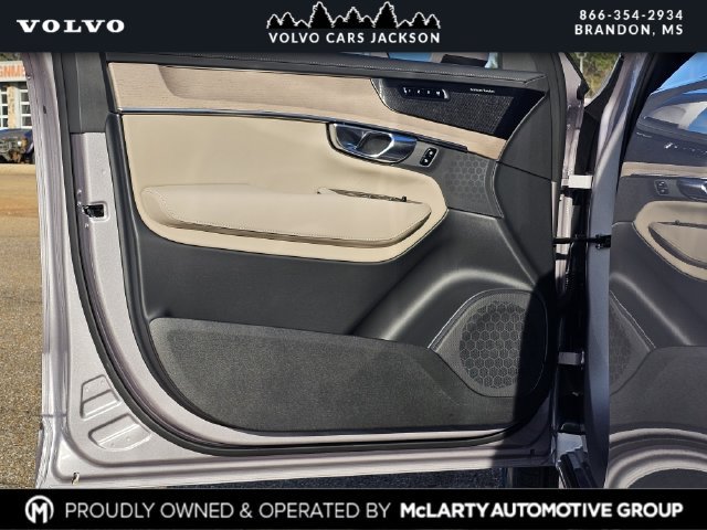 New 2026 Volvo XC90 B6 Plus w/ Protection Package Premier AWD/4WD image 12