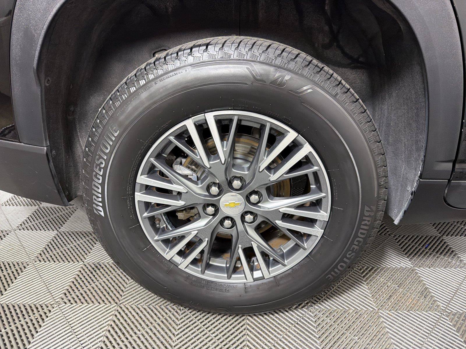 Certified 2024 Chevrolet Traverse LT FWD image 16