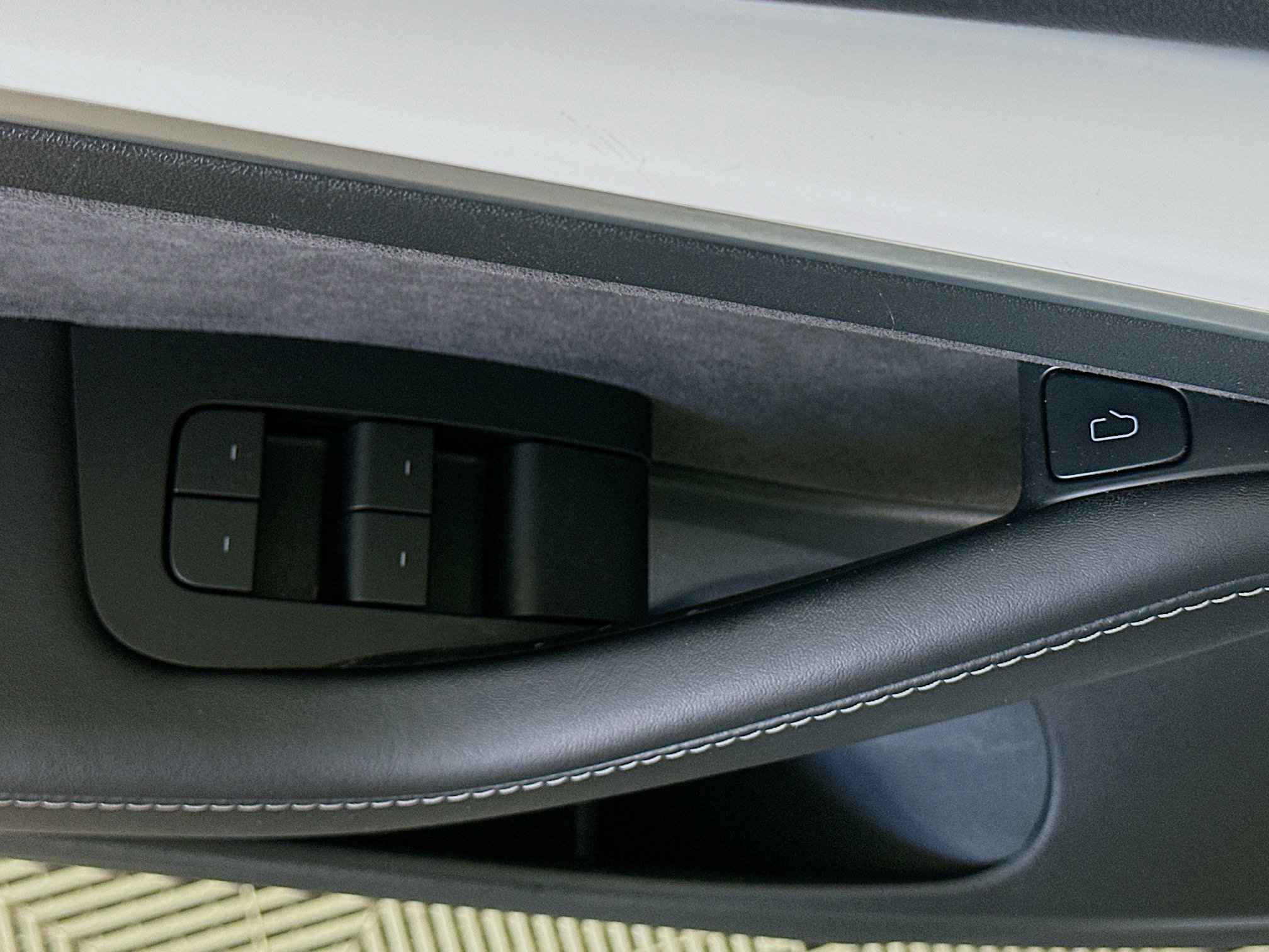 Used 2023 Tesla Model 3 Standard Range image 15