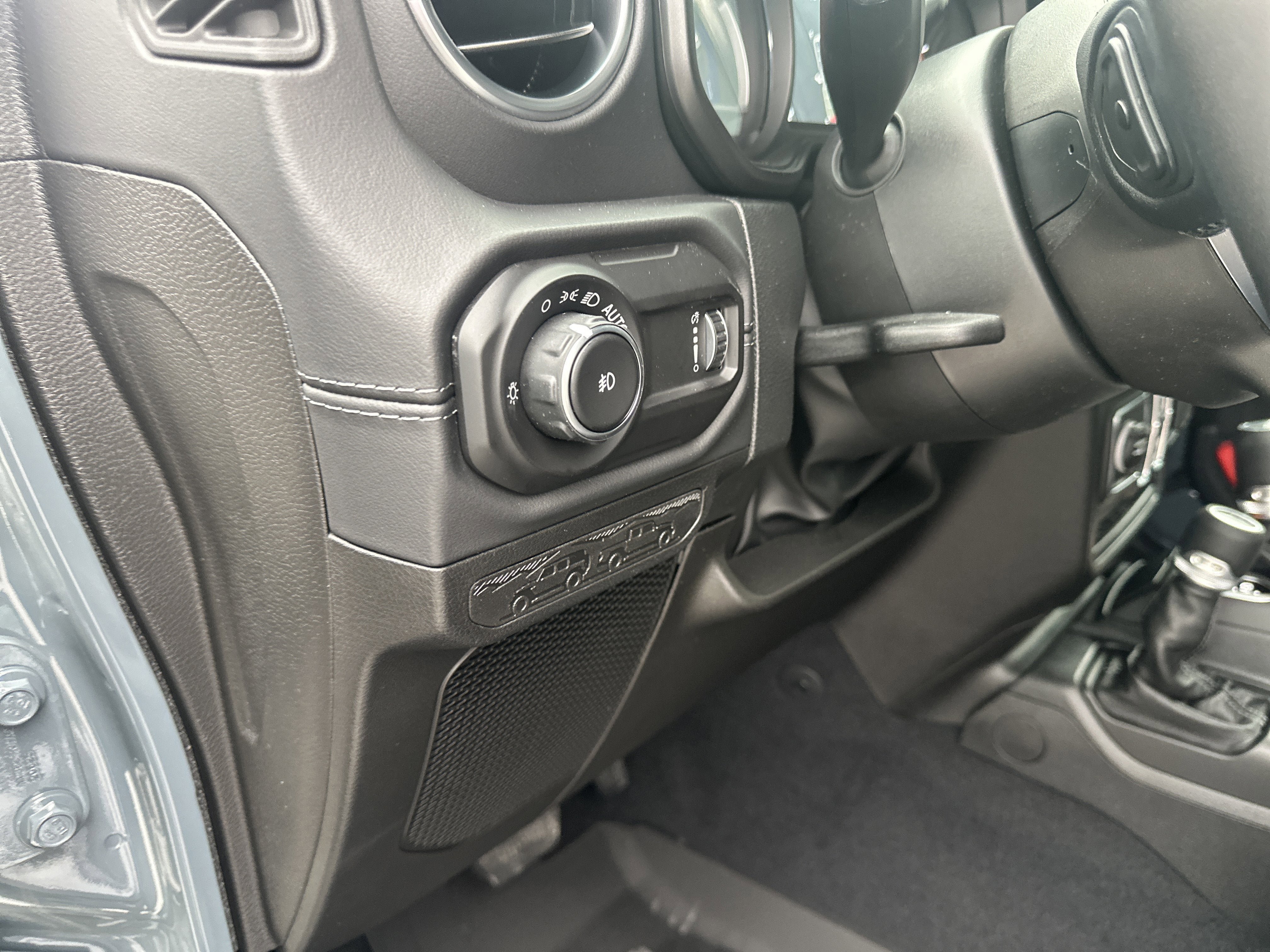 New 2026 Jeep Wrangler Unlimited Sahara AWD/4WD image 33