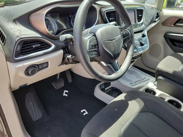 Used 2023 Chrysler Voyager LX FWD image 22