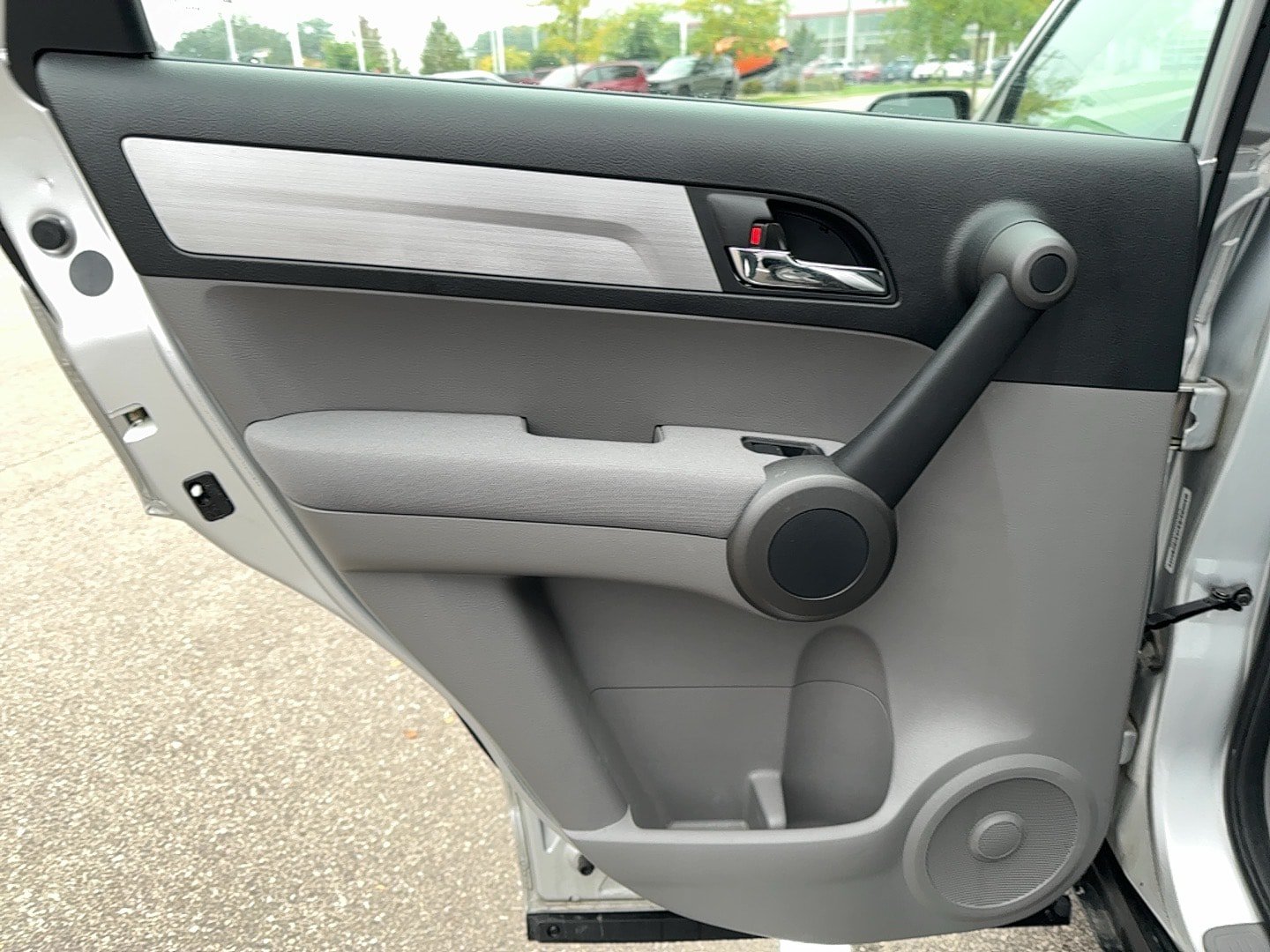 Used 2010 Honda CR-V LX image 17