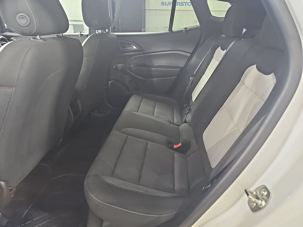 Certified 2024 Chevrolet Trax RS w/ Driver Confidence Package FWD image 17
