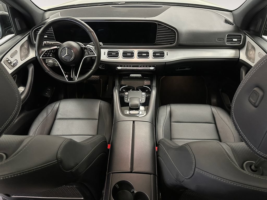 Used 2025 Mercedes-Benz GLS 450 4MATIC image 10