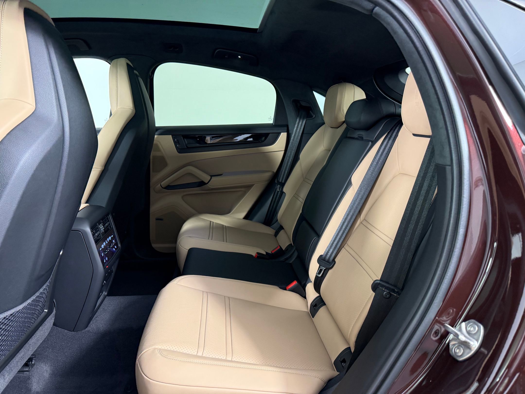 New 2026 Porsche Cayenne GTS image 16