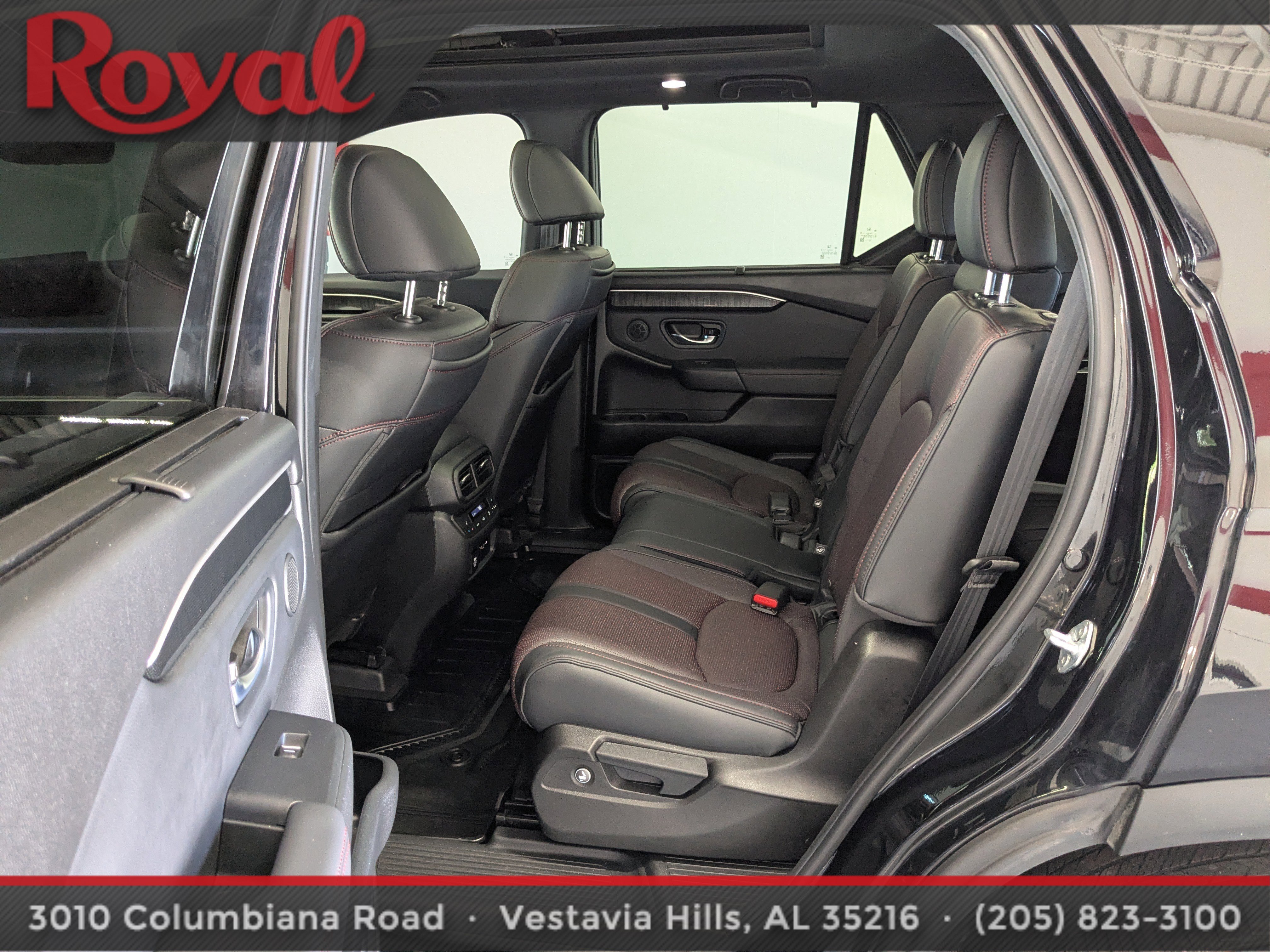 Used 2025 Honda Pilot Black Edition image 16