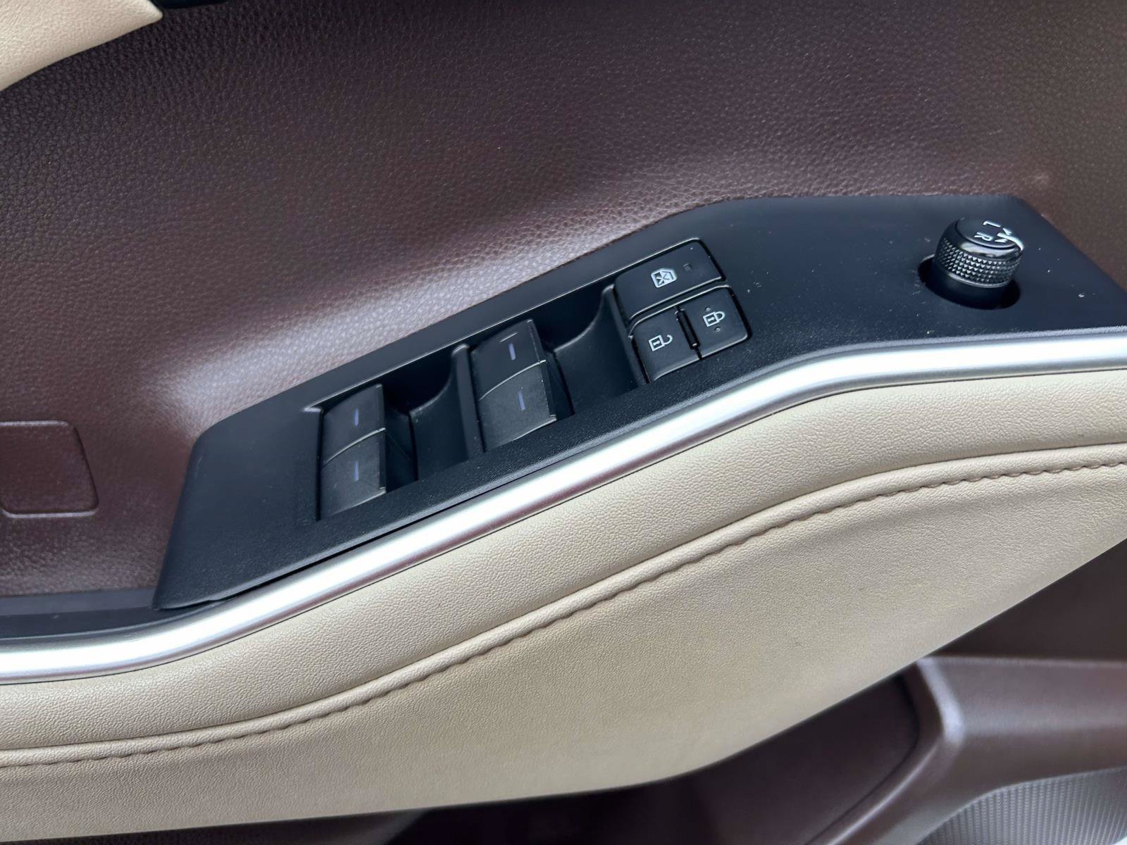 Used 2020 Toyota Highlander XLE FWD image 20