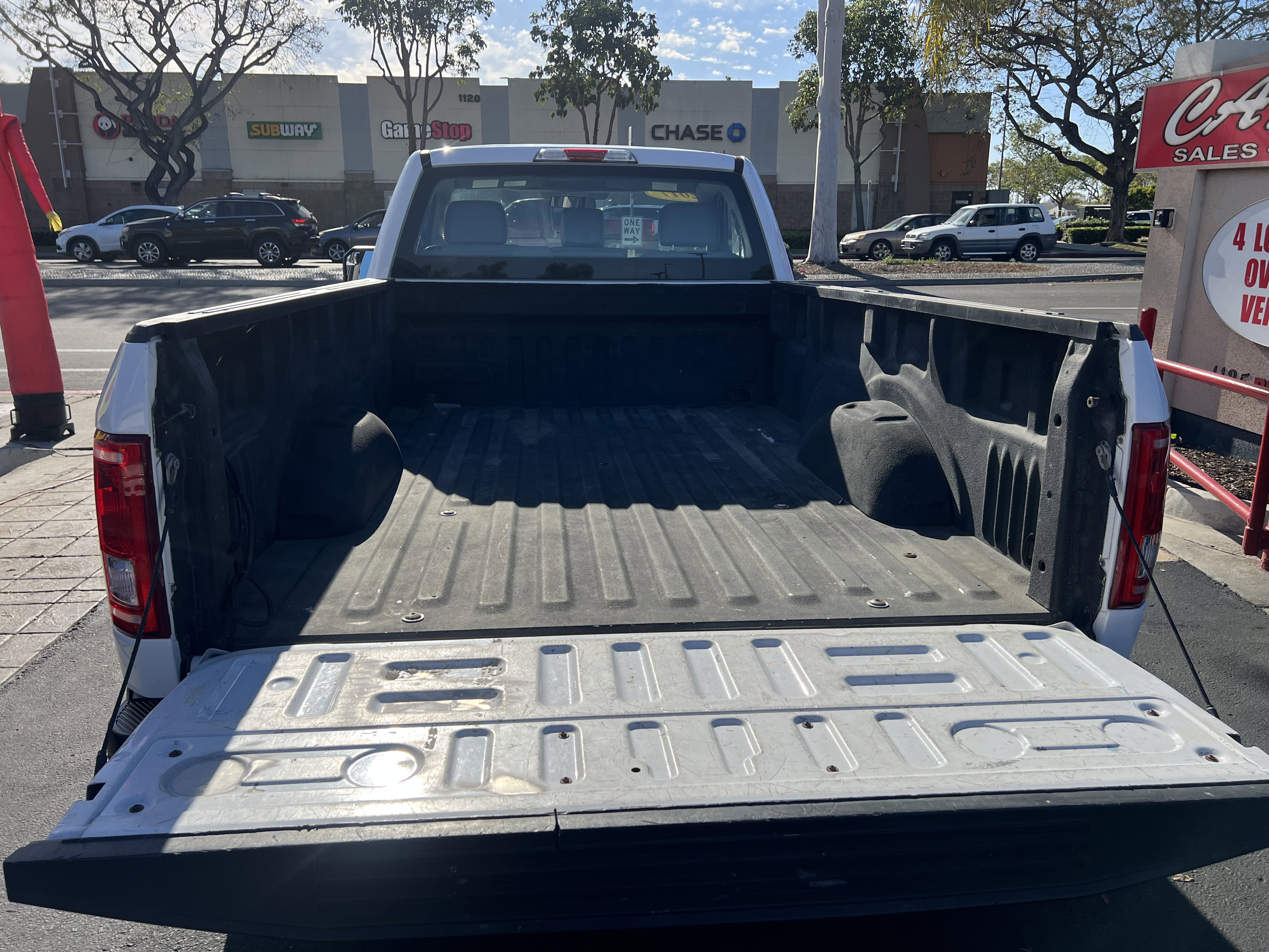 Used 2017 Ford F150 XL w/ Equipment Group 101A Mid RWD image 8