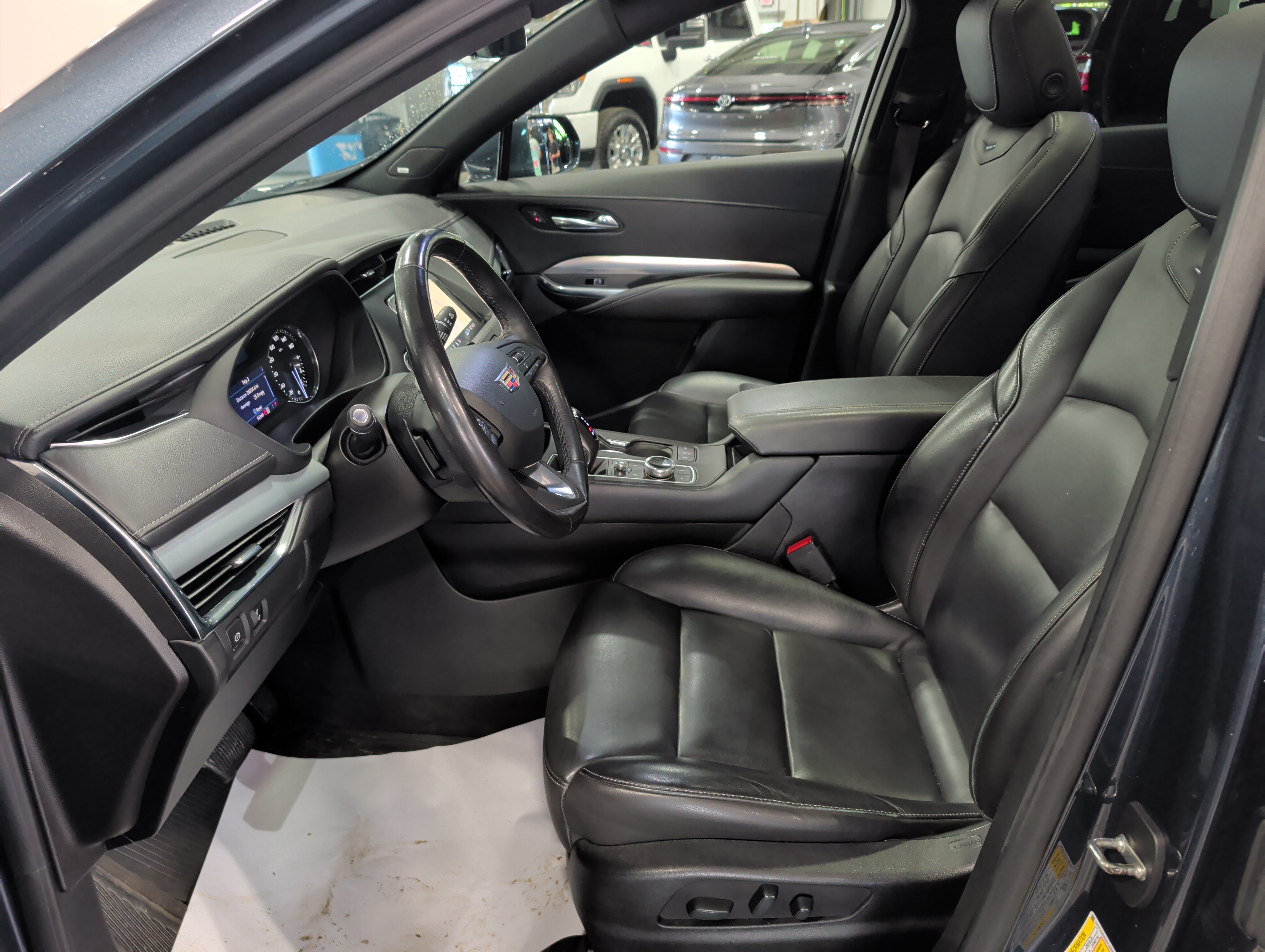 Used 2019 Cadillac XT4 Premium Luxury w/ Cold Weather Package AWD/4WD image 7