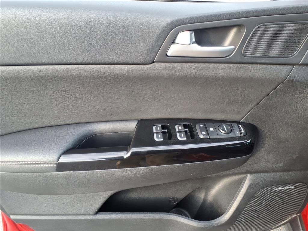 Used 2022 Kia Sportage EX w/ EX Technology Package image 12