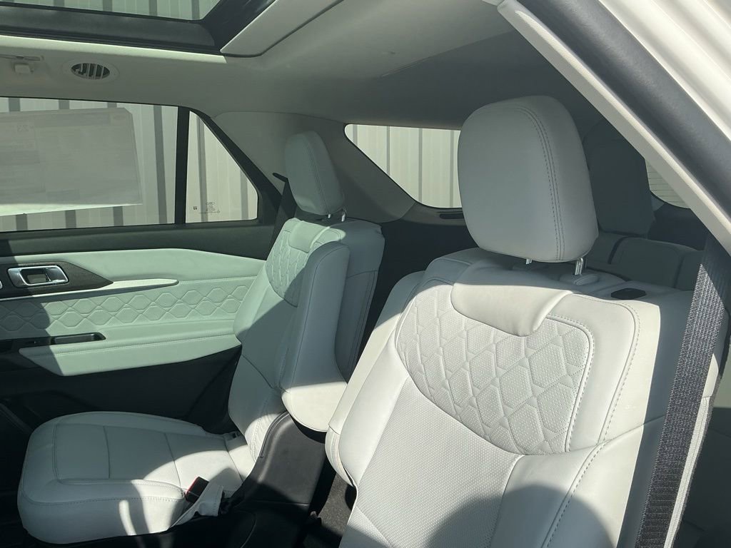 New 2026 Ford Explorer Platinum w/ LUX Leather Package AWD/4WD image 19