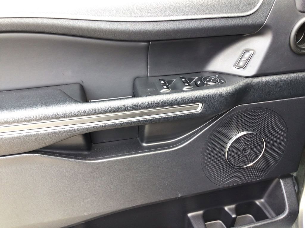 Used 2024 Ford Expedition XLT image 23