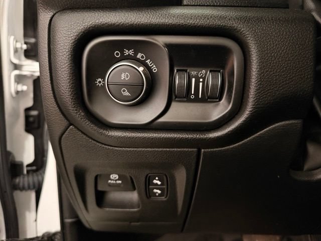 Used 2023 RAM 1500 Laramie AWD/4WD image 11