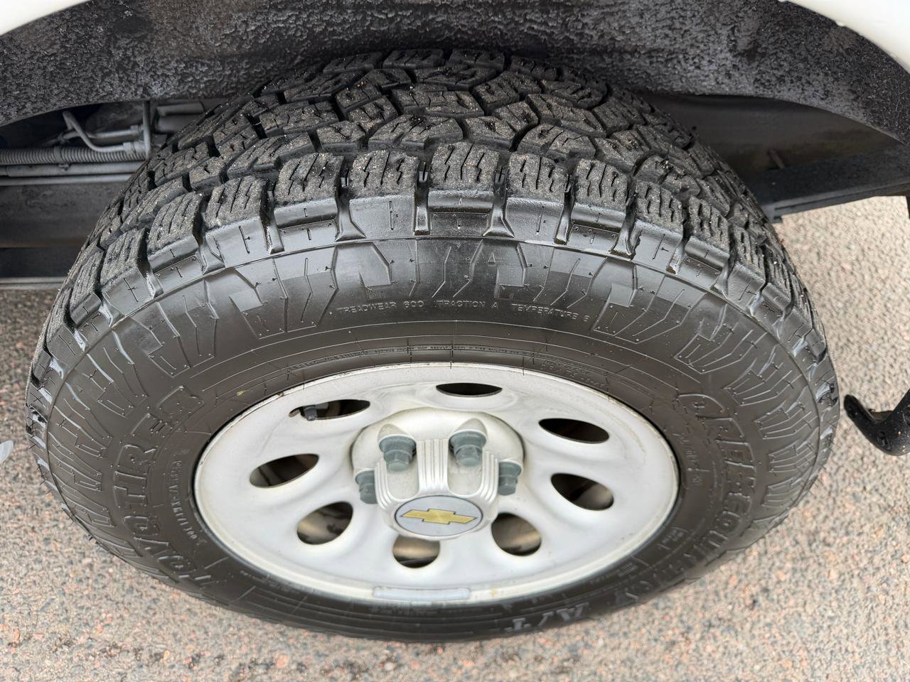 Used 2011 Chevrolet Express 1500 AWD image 29