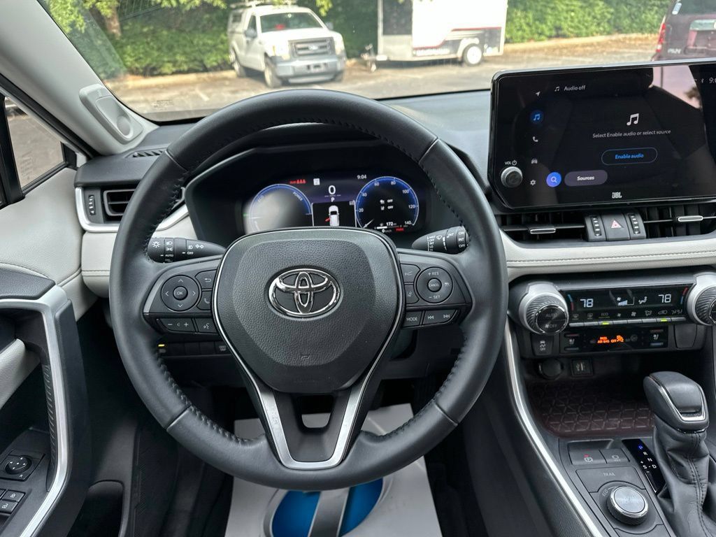 Used 2025 Toyota RAV4 Limited AWD/4WD image 18