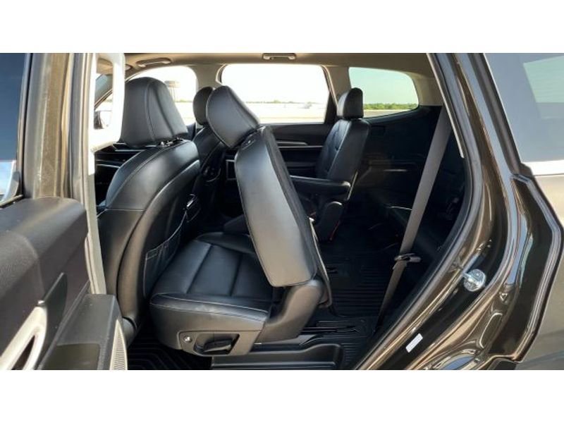 Used 2022 Kia Telluride S image 28