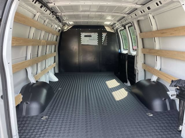 Used 2025 Chevrolet Express 2500 w/ Driver Convenience Package RWD image 17