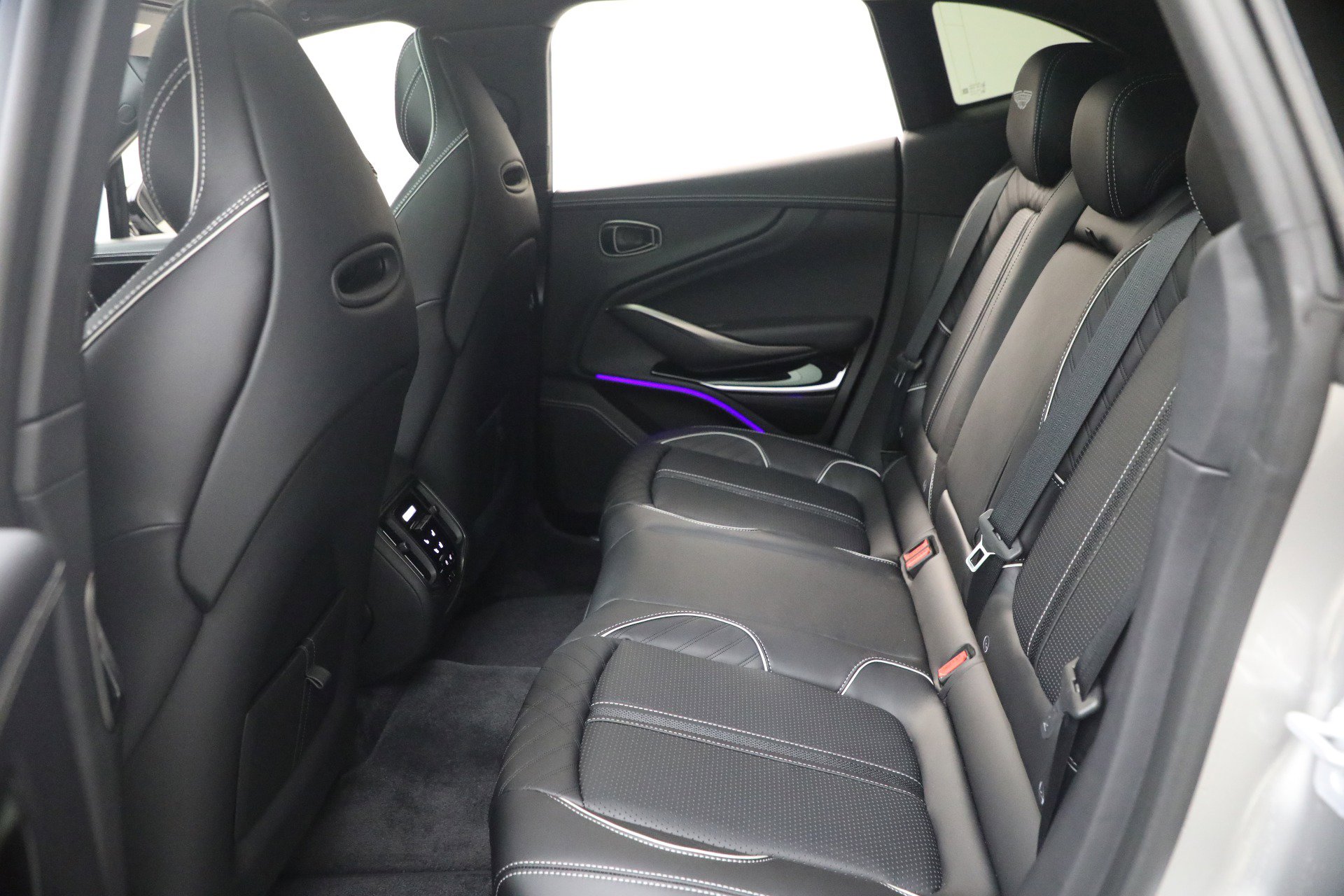 New 2026 Aston Martin DBX 707 image 31