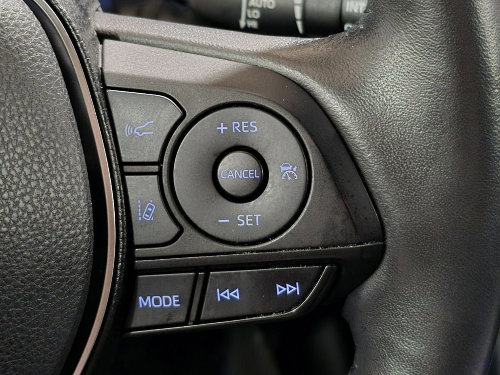 Used 2022 Toyota RAV4 XSE AWD/4WD image 13