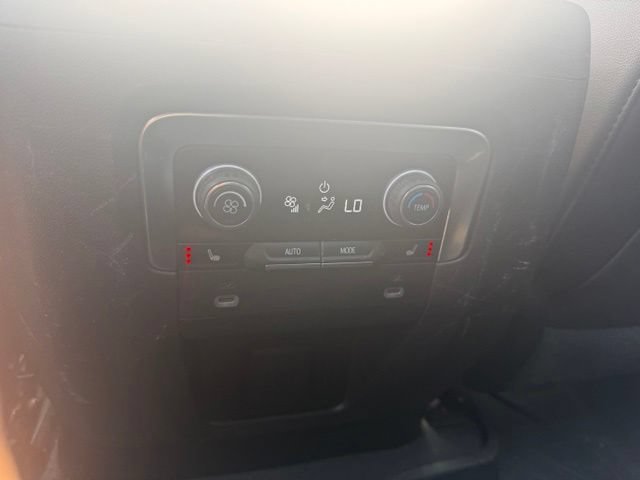 Used 2022 Chevrolet Suburban High Country AWD/4WD image 18