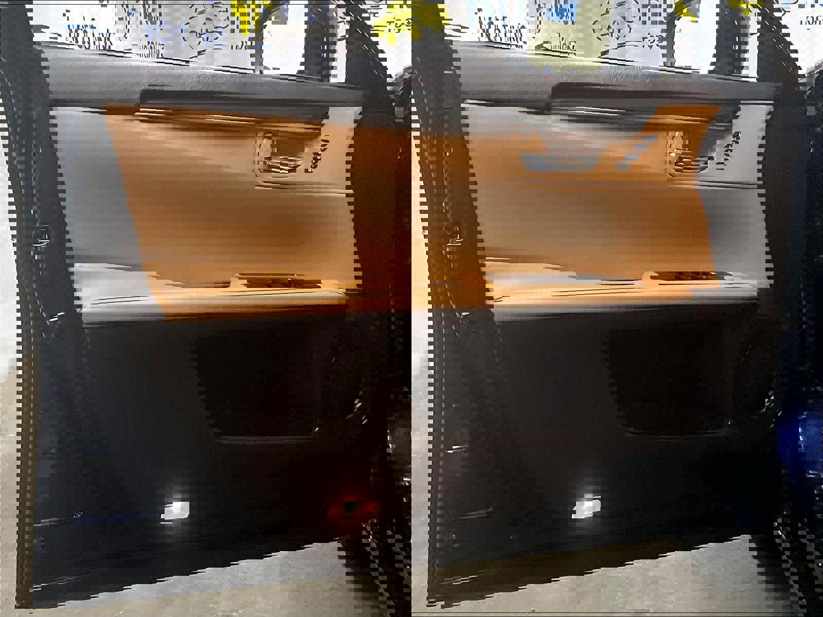 Used 2016 Lexus ES 350 w/ Navigation System Package image 9