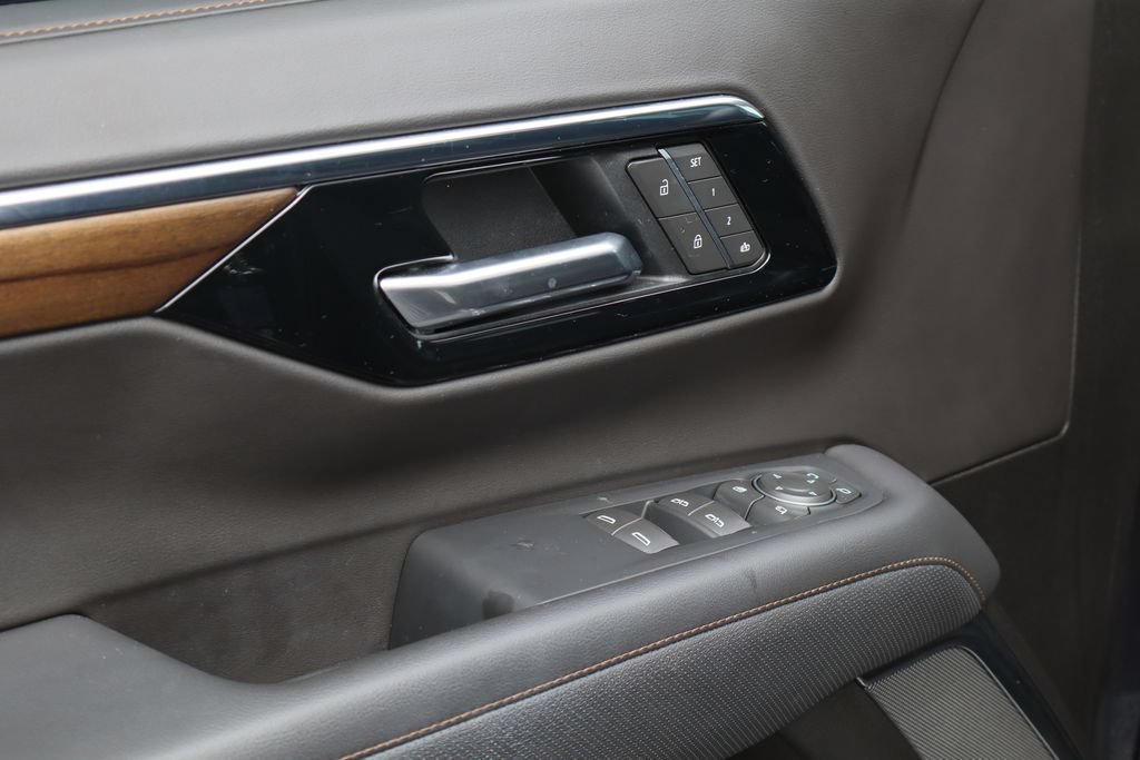 Certified 2025 Chevrolet Tahoe High Country AWD/4WD image 22