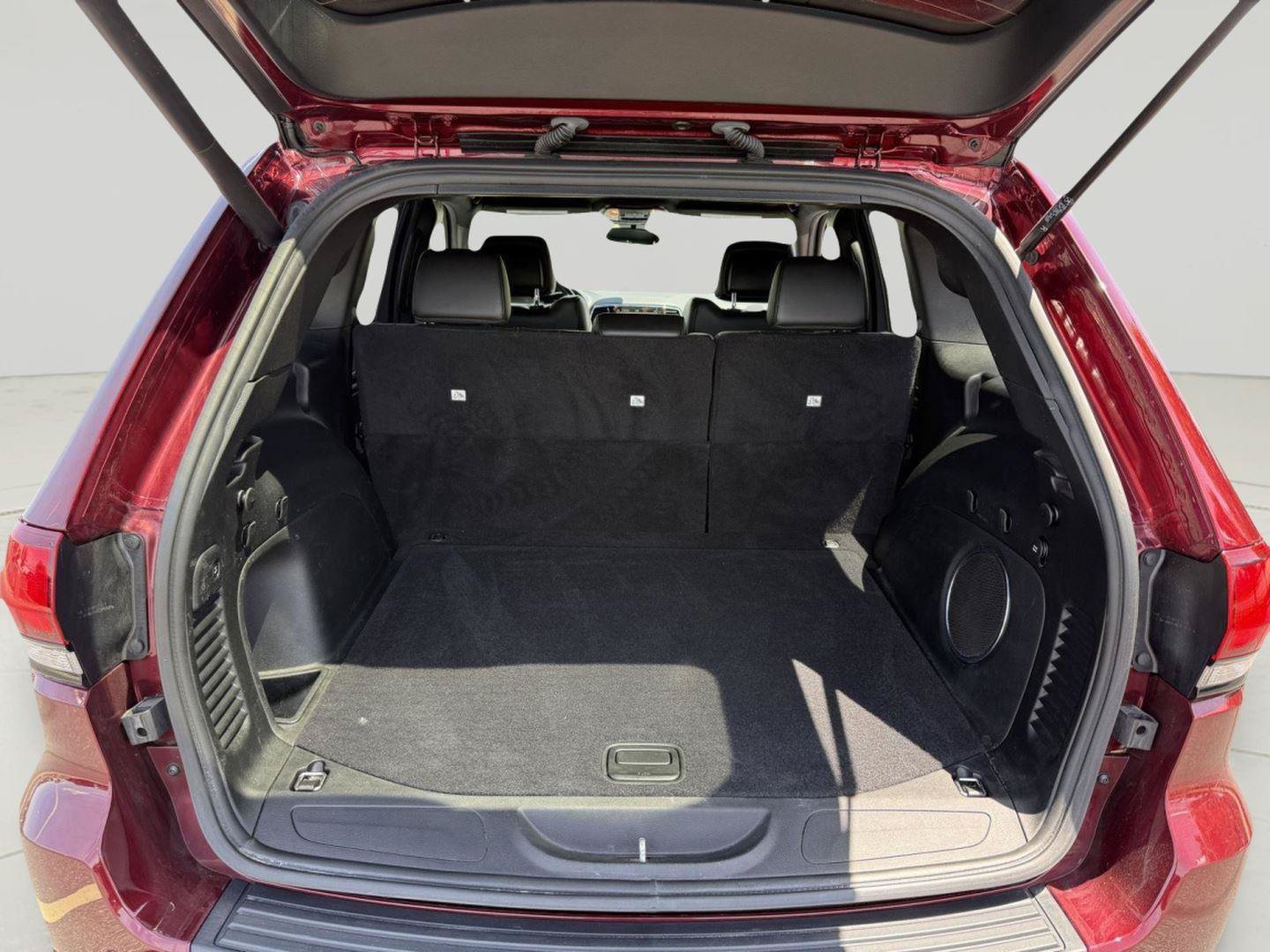 Used 2021 Jeep Grand Cherokee Laredo X AWD/4WD image 27