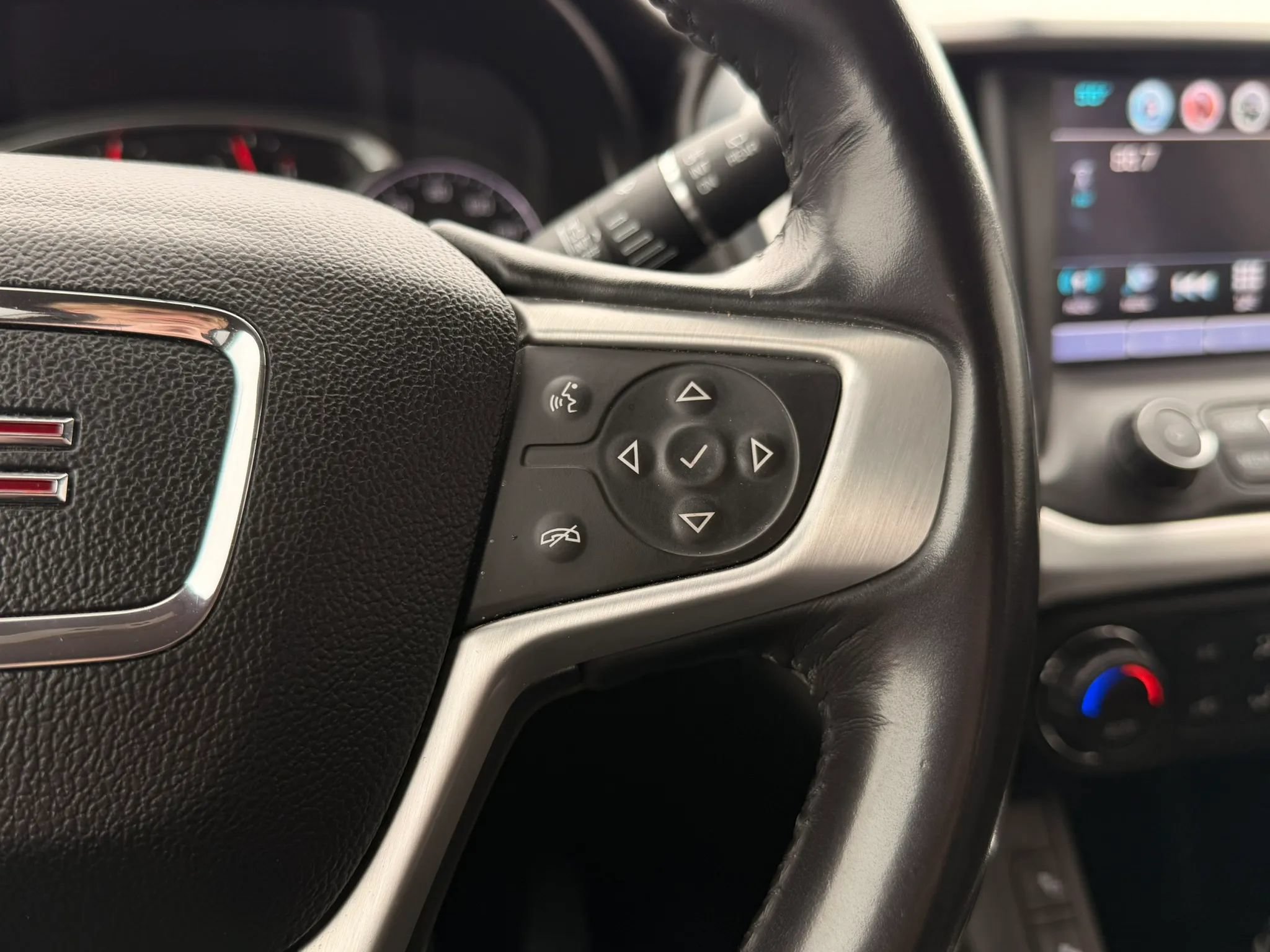 Used 2019 GMC Acadia SLT FWD image 16