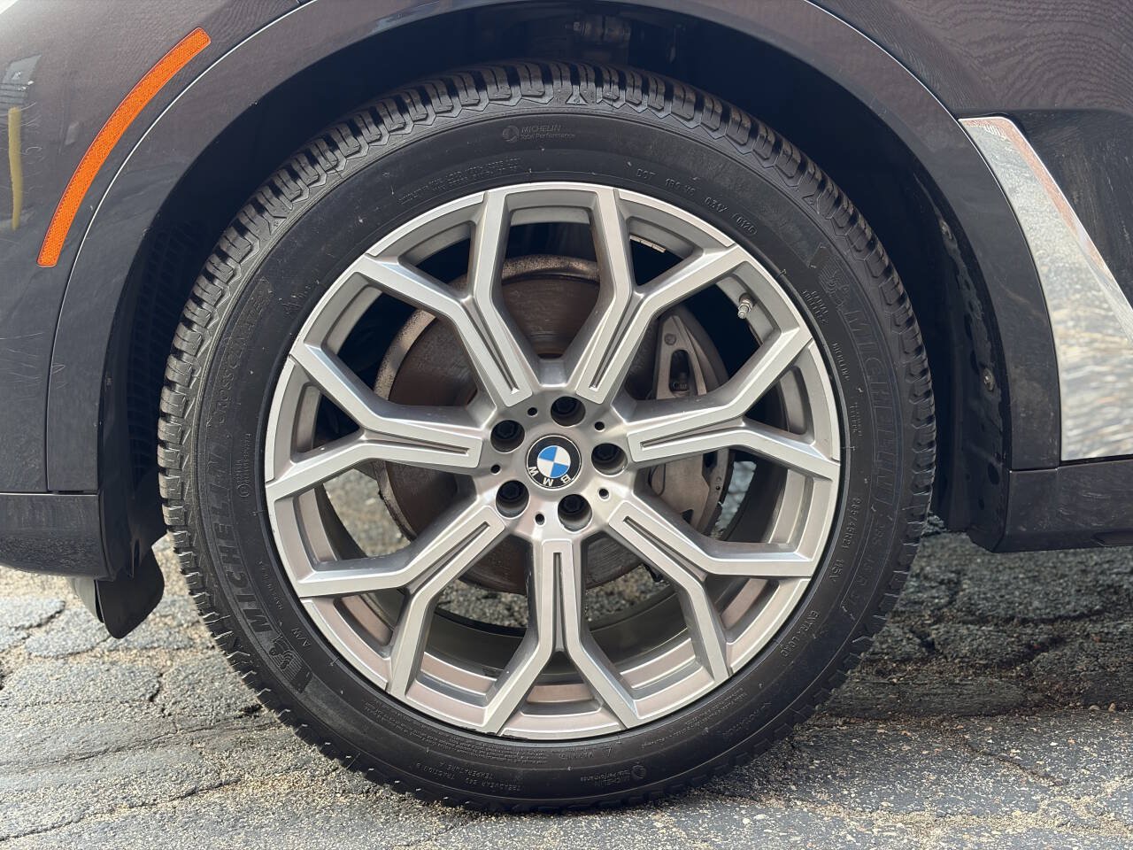 Used 2019 BMW X7 xDrive40i w/ Premium Package AWD/4WD image 9