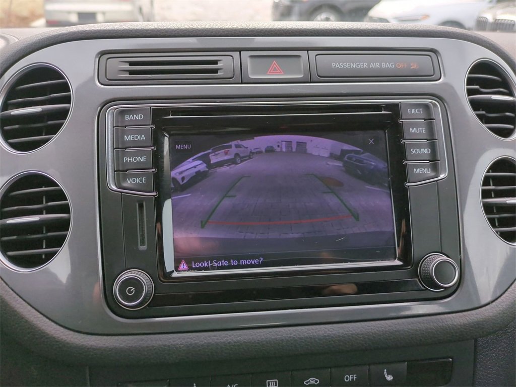 Used 2017 Volkswagen Tiguan S image 25