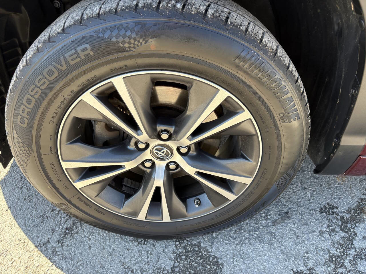 Used 2018 Toyota Highlander LE image 10