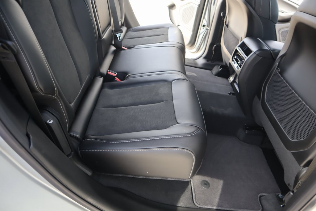 New 2025 Jeep Grand Cherokee Altitude image 14