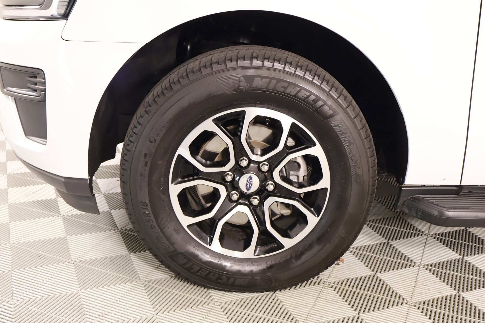 Used 2024 Ford Expedition Max XLT image 19