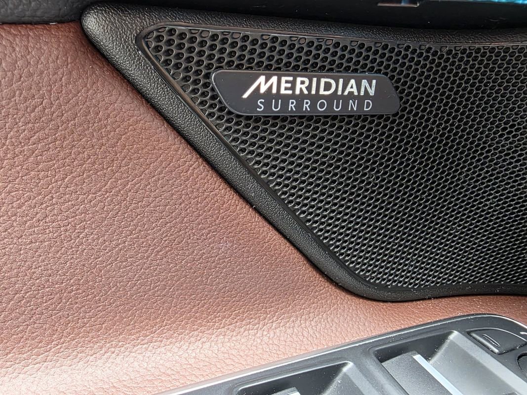 Used 2019 Jaguar XF S image 21