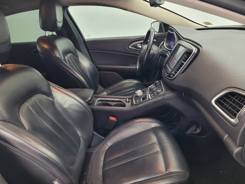 Used 2017 Chrysler 200 Limited Platinum w/ Comfort & Convenience Group FWD image 21