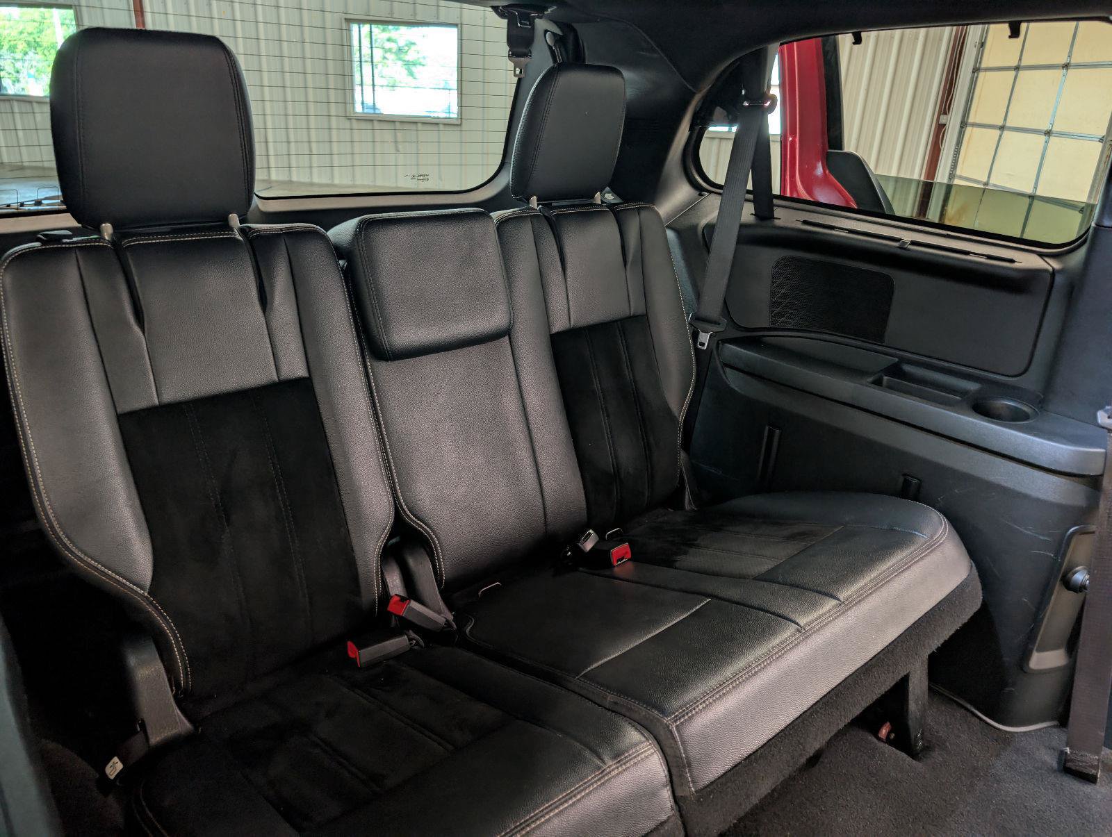 Used 2016 Dodge Grand Caravan SXT FWD image 40