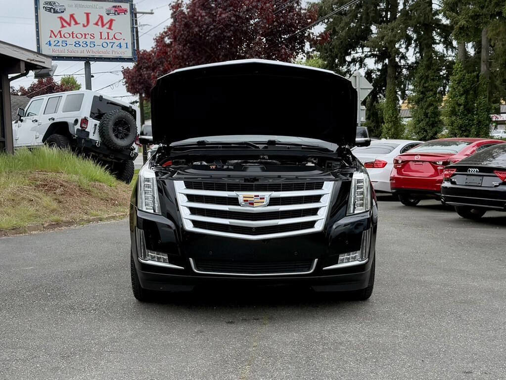 Used 2016 Cadillac Escalade Luxury image 36