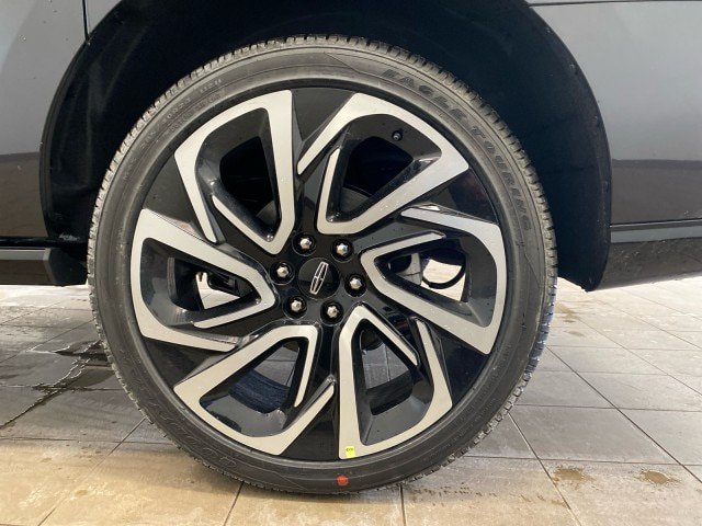 New 2026 Lincoln Navigator L Reserve AWD/4WD image 28