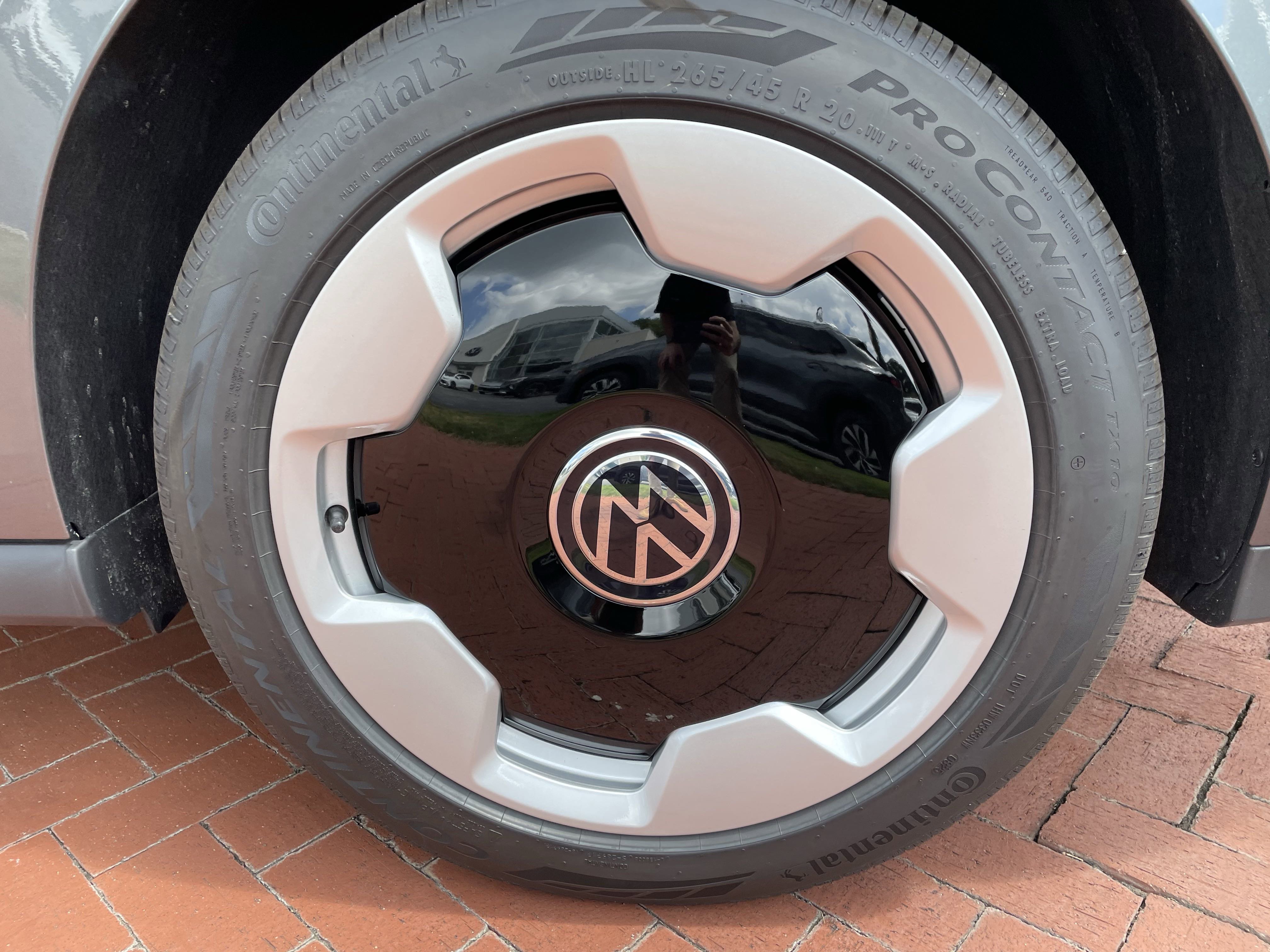 New 2025 Volkswagen ID. Buzz Pro S Plus image 8