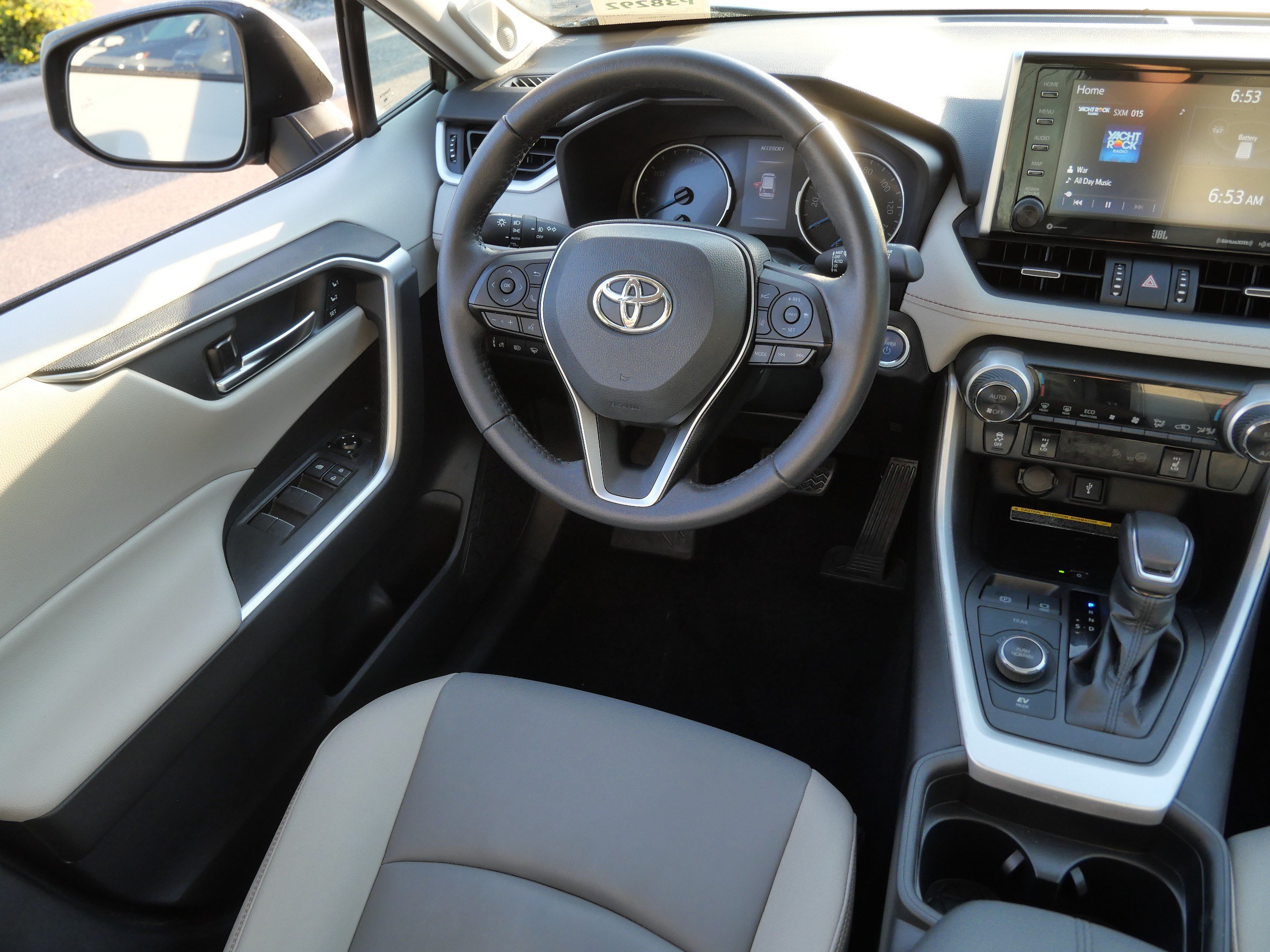 Certified 2021 Toyota RAV4 XLE Premium AWD/4WD image 10