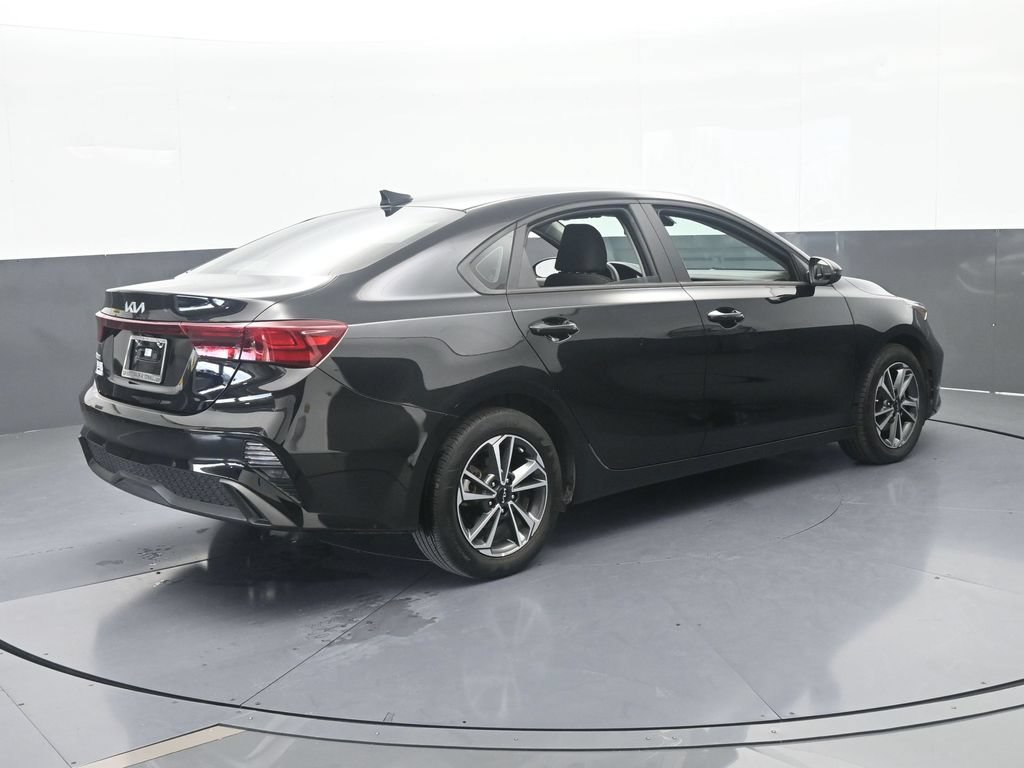 Used 2024 Kia Forte LXS w/ LXS Technology Package FWD image 6