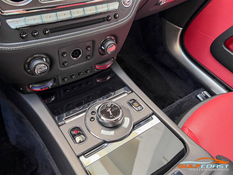 Used 2018 Rolls-Royce Wraith RWD image 18