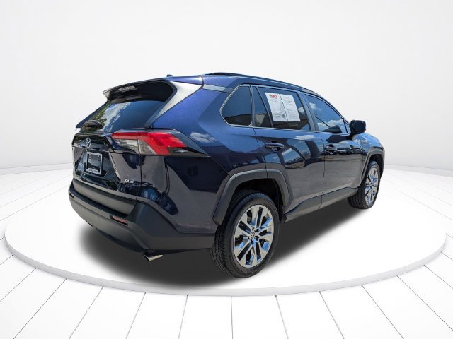 Used 2021 Toyota RAV4 XLE Premium FWD image 4