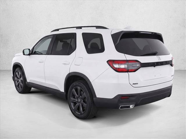 Used 2025 Honda Pilot Sport image 5