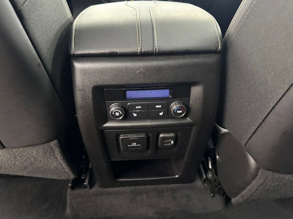 Used 2023 Chevrolet Traverse Premier AWD/4WD image 19