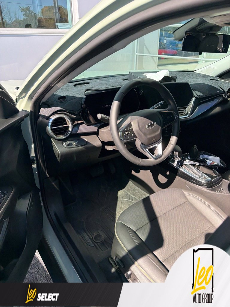 Used 2025 Chevrolet Trax ACTIV w/ Driver Confidence Package FWD image 22