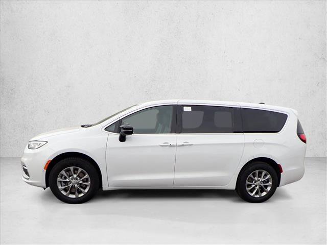 New 2026 Chrysler Pacifica Limited w/ Uconnect Theater Family Group video 2