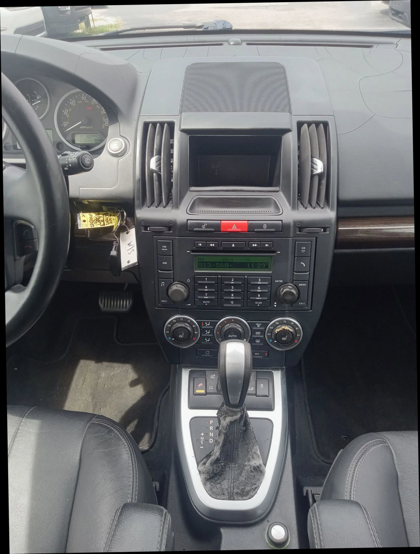 Used 2011 Land Rover LR2 HSE AWD/4WD image 13