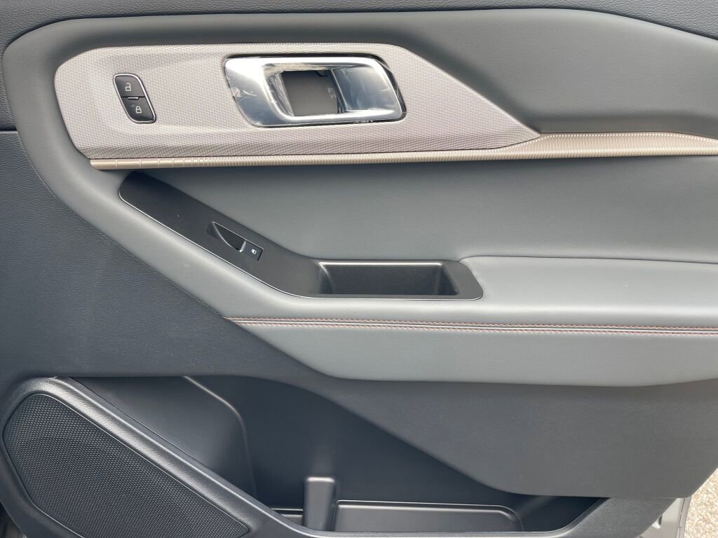 New 2026 Ford Explorer Active image 16