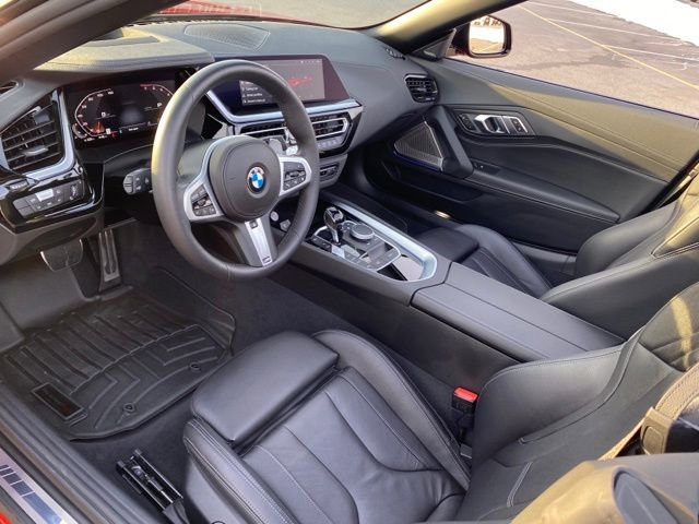Used 2024 BMW Z4 M40i w/ Premium Package image 11